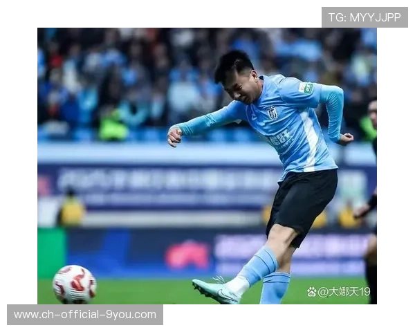 上海申花边锋拉唐精彩突破，制造点球机会，助力球队制胜